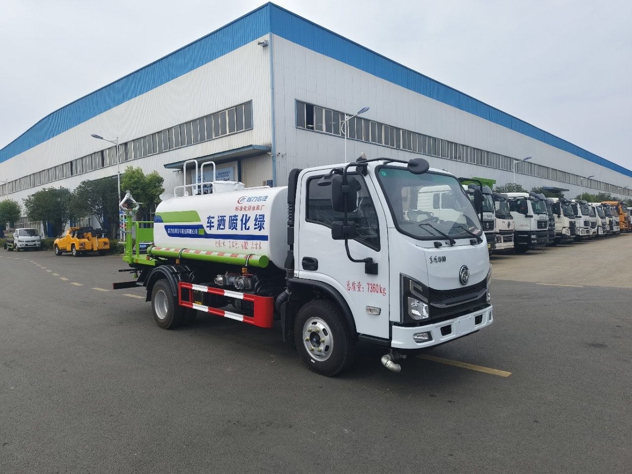 東風(fēng)華神5方灑水車(chē)